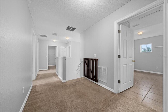 Building Photo - 1755 Plantation Oak Dr