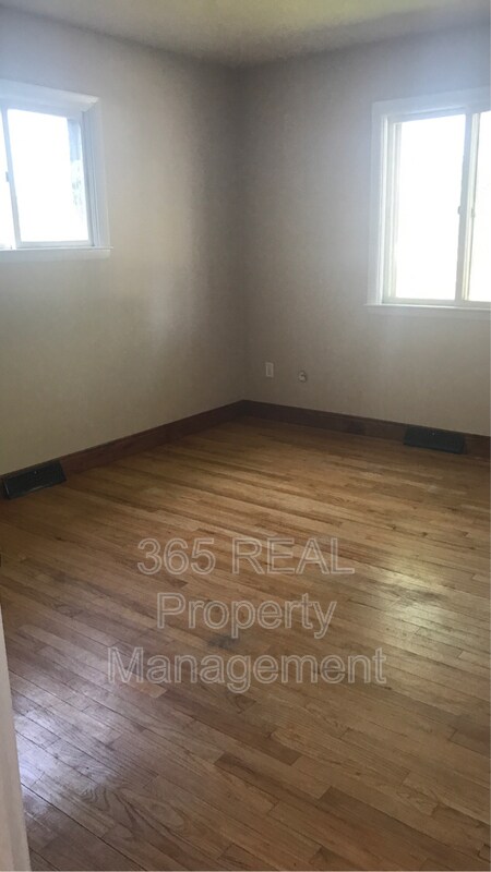 Building Photo - 430 28th Ave