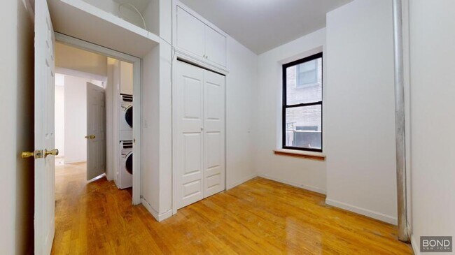 Building Photo - 3 bedroom in Manhattan NY 10003