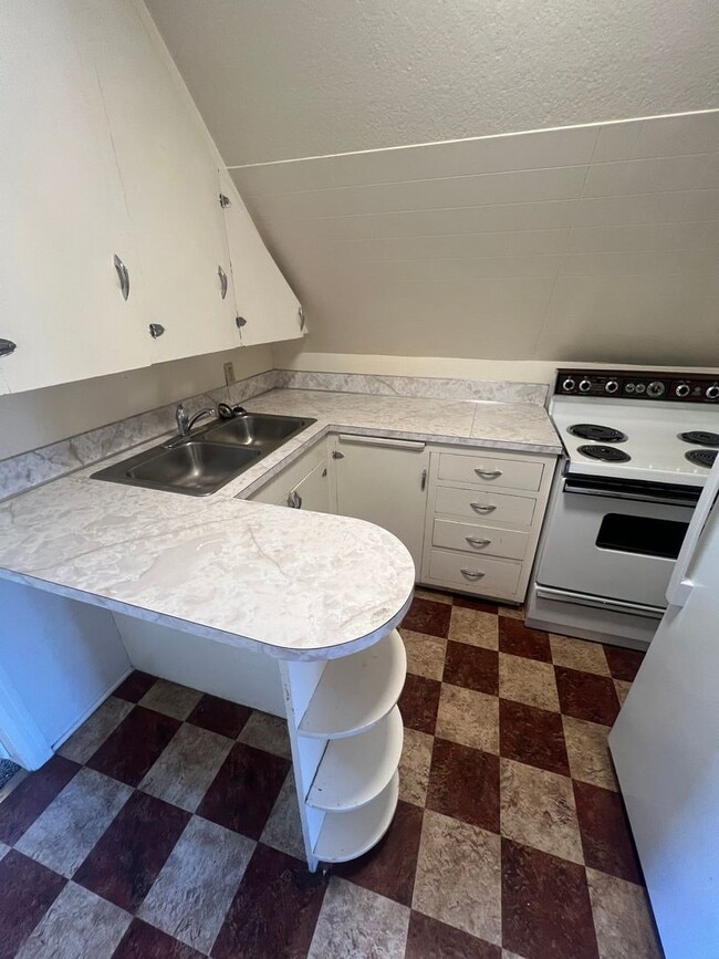 Building Photo - 1358 S 4th Ave