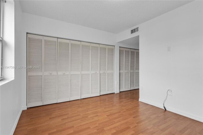 Building Photo - 9193 Fontainebleau Blvd