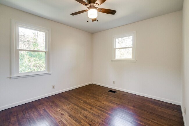 Building Photo - Great Belair Rental