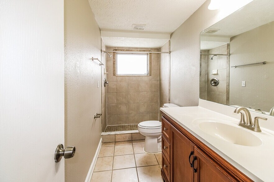 Building Photo - 7043 Fireside Dr