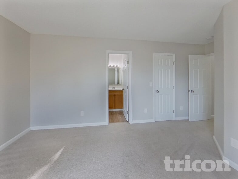 Building Photo - 18 Glen Knoll Ct