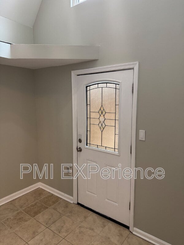 Building Photo - 8203 Comet Dr