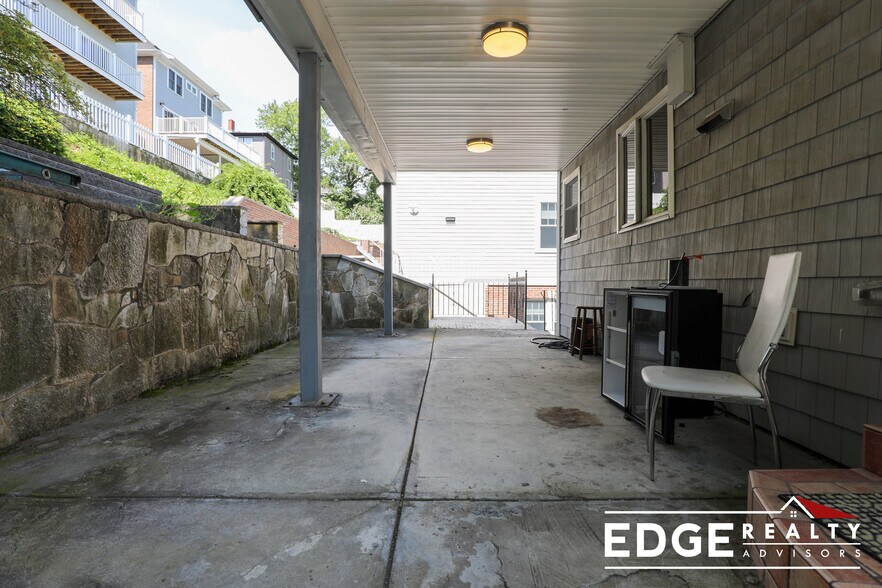 Building Photo - 42 Gerrish St