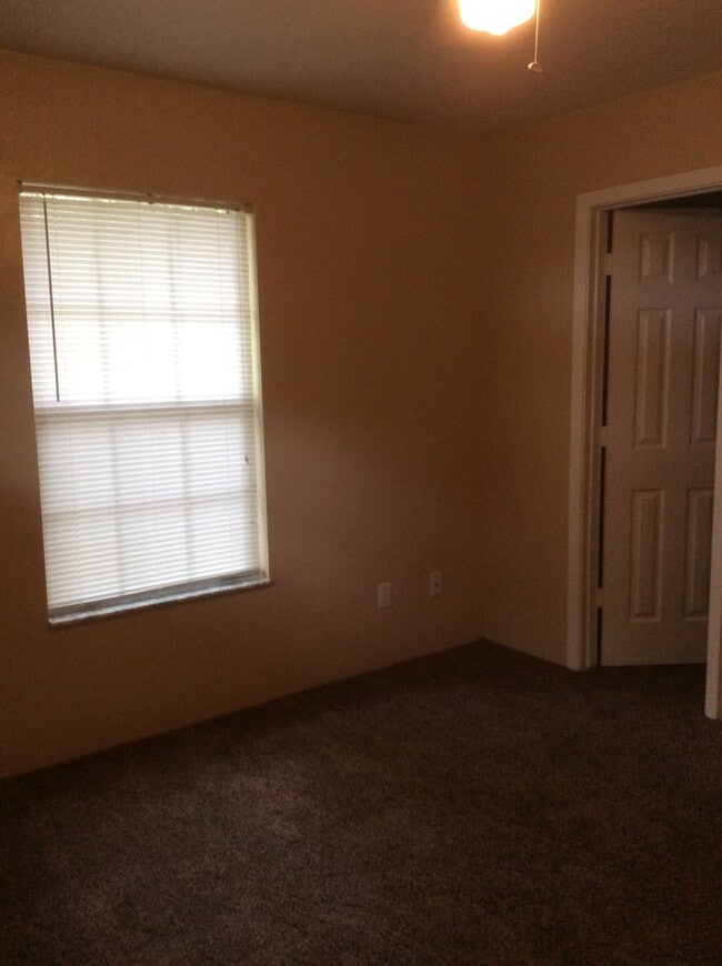 Building Photo - 2 Bedroom House in Wakulla Gardens