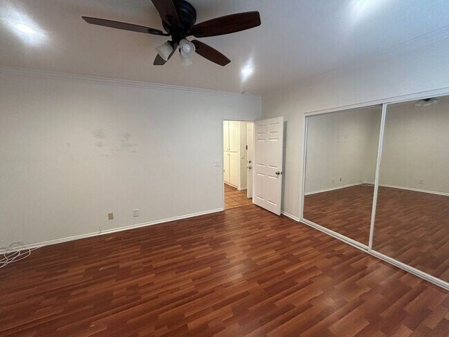 Building Photo - 4412 Ocean View Blvd