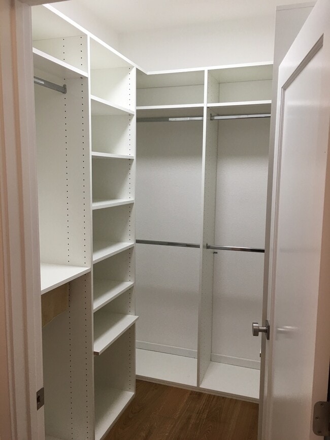 Building Photo - 1BR/1BA Renovated Condo on Fillmore Street...