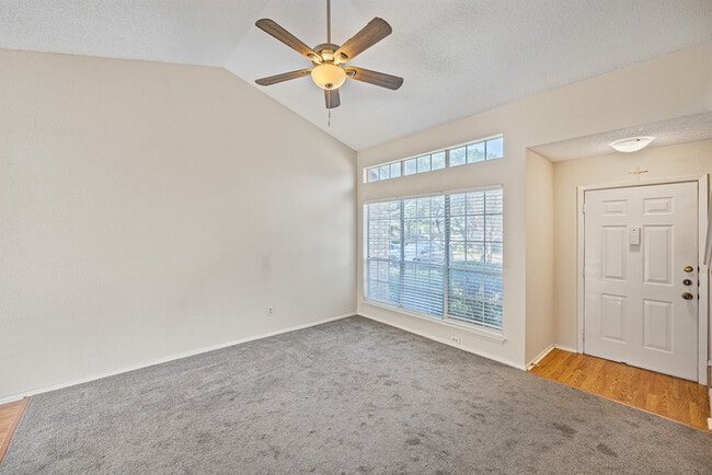 Building Photo - 1015 E Yager Ln