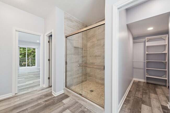 Building Photo - 305 N Graham**