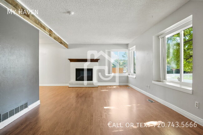 Building Photo - 10815 W Alamo Pl