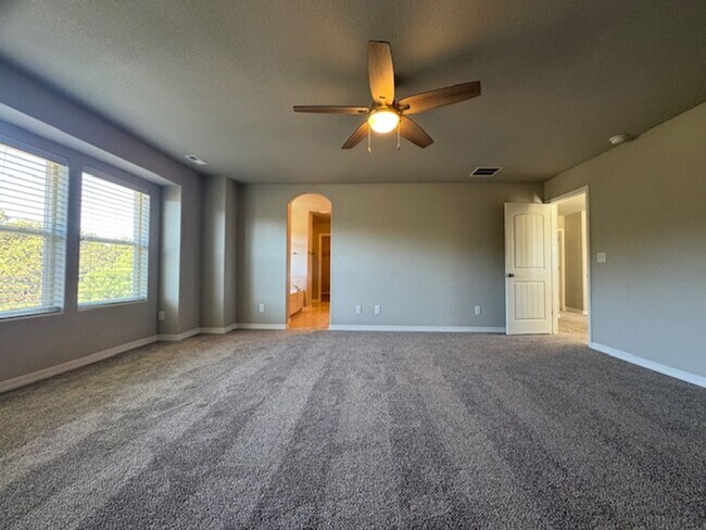 Building Photo - Nearly New 3-Bedroom Home in Beautiful Mon...