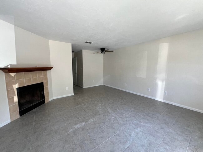 Building Photo - 2516 Mar Ct