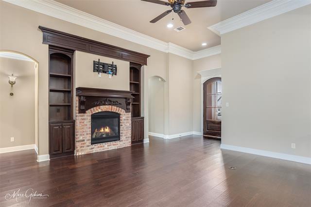 Building Photo - 1013 Green Wood Cir