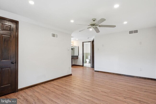 Building Photo - 612 Bustleton Pike