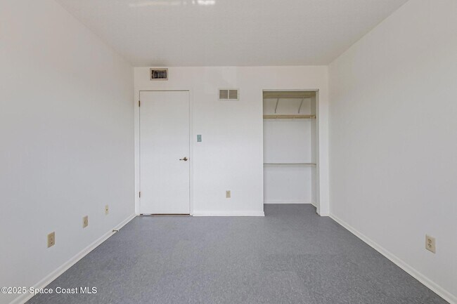 Building Photo - 2465 S Washington Ave