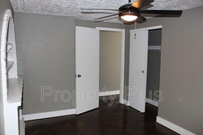 Building Photo - 1228 S McKemy St