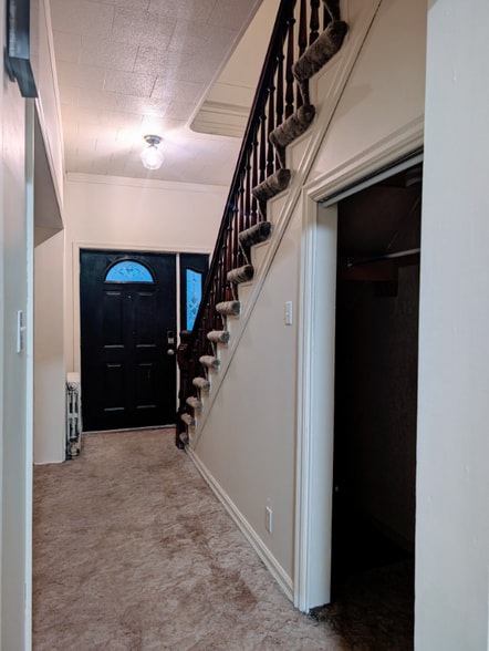 Building Photo - 43 Willow St