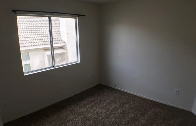 Building Photo - 4BR/3BA in Desirable Vail Ranch – Fireplace, Lofty Primary Suite & 3-Car Garage