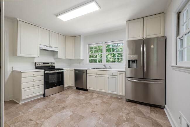 Building Photo - 1209 Roosevelt Dr