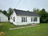 Building Photo - 2-Bed 1-Bath House