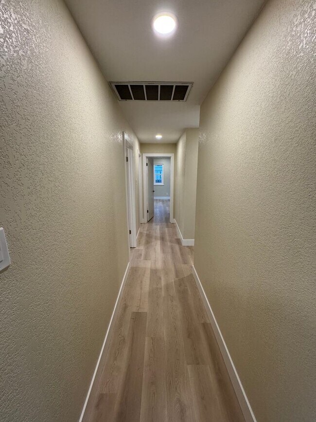 Building Photo - VAILABLE NOW! G O R G E O U S Single Story 3 Bed 2 Bath with Pool