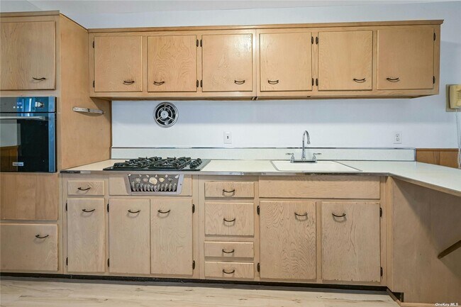 Building Photo - 28 Morewood Dr