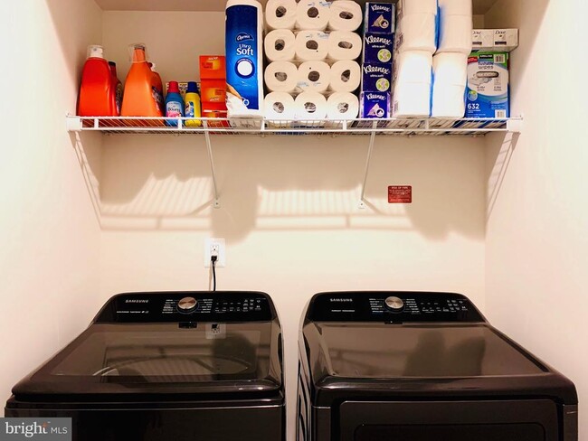 Building Photo - 23603 Hopewell Manor Terrace