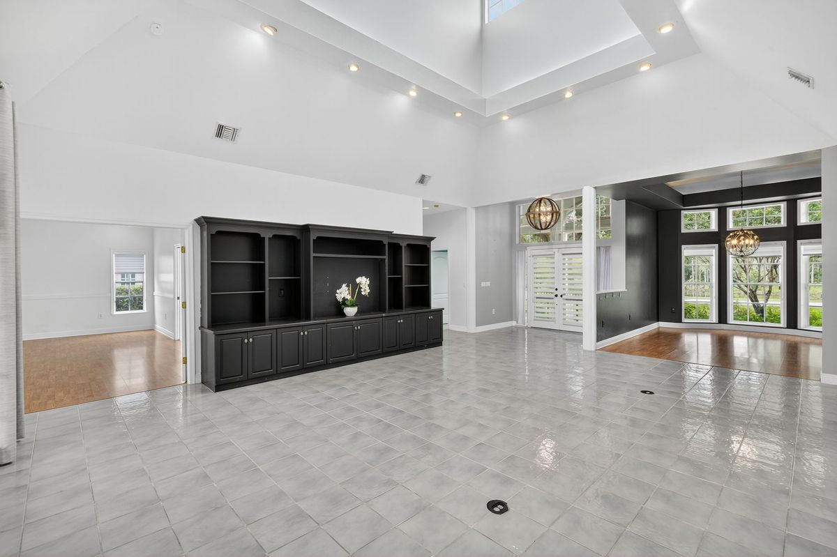 Building Photo - 11592 Timberline Cir