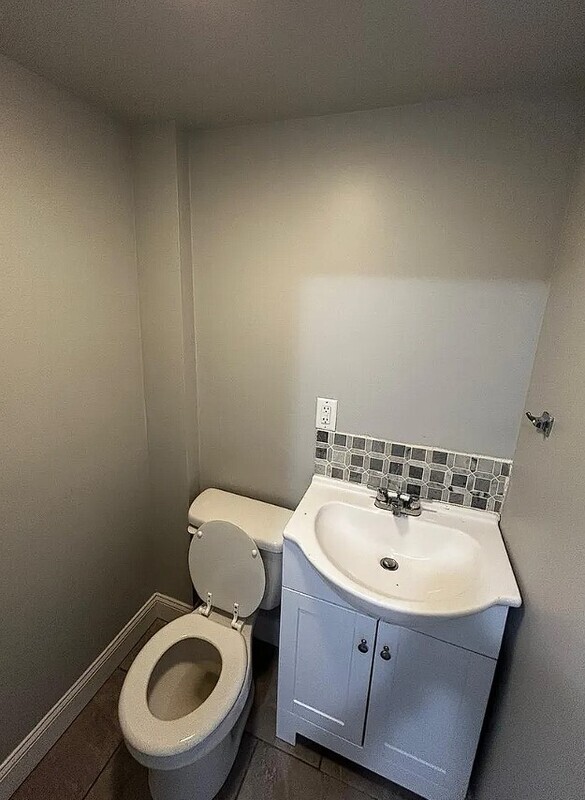 Building Photo - 5703 Delancey St