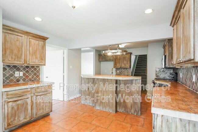 Building Photo - 329 Beaumont Dr