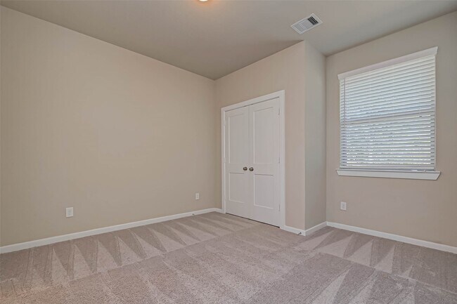 Building Photo - 316 N Spotted Fern Dr