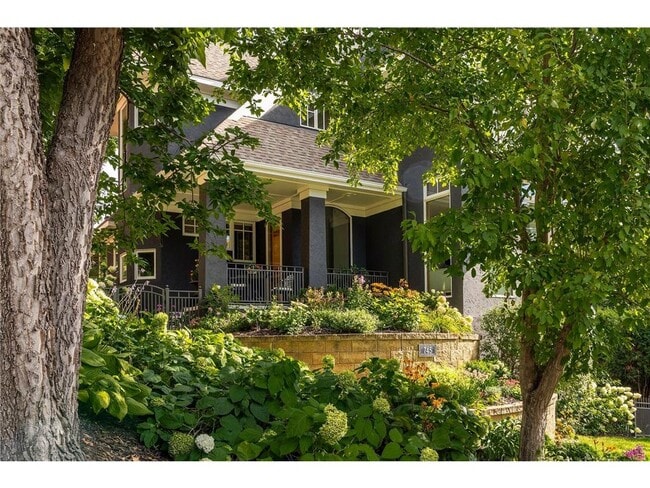 Building Photo - 745 Rice St E