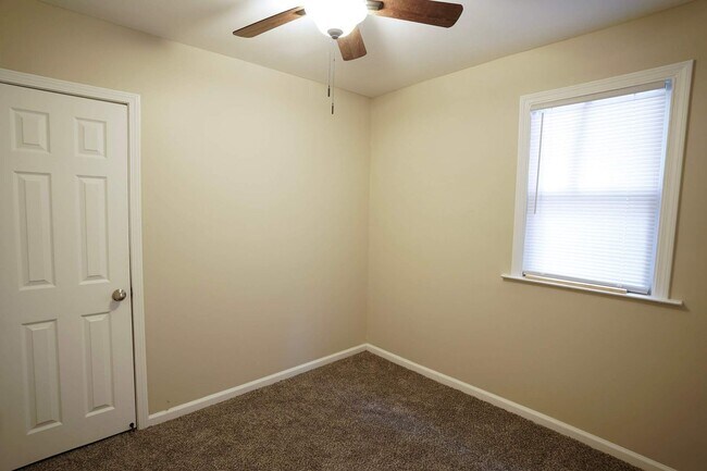 Building Photo - Freshly Renovated 3-Bedroom Home – Quality...