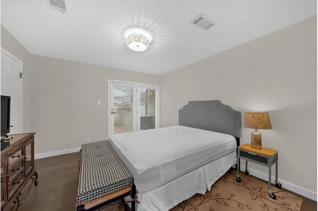 Building Photo - 4404 Travis Country Cir