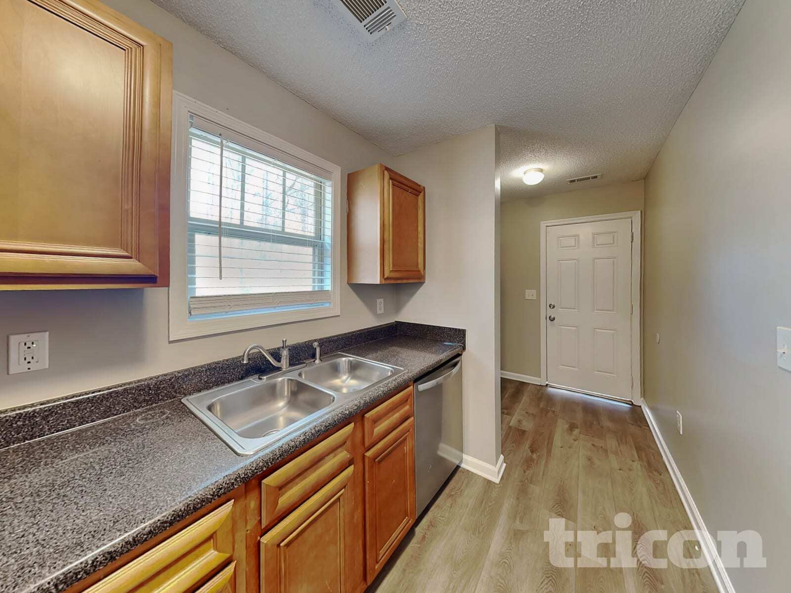 Building Photo - 106 White Creek Loop