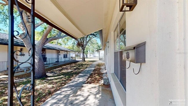 Building Photo - 534 93rd Ave N