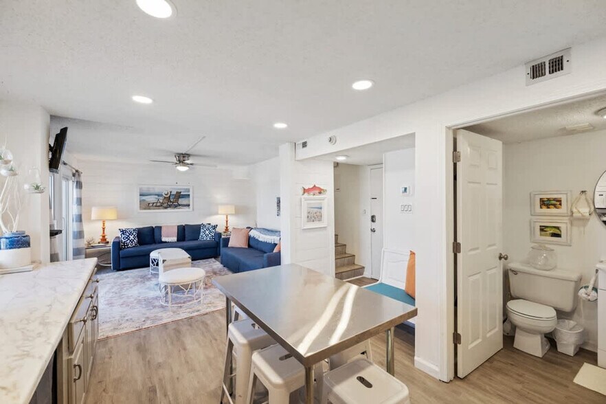 Building Photo - 23223 Front Beach Rd