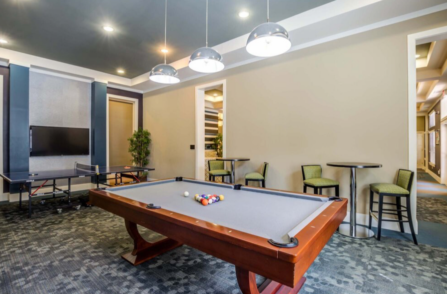 Building Photo - Room in Apartment on Campus Pointe Ct