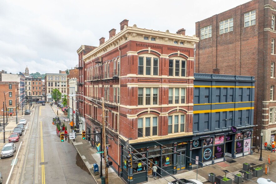 Building Photo - 1126 Walnut St