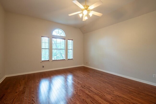Building Photo - 8901 Splitarrow Dr
