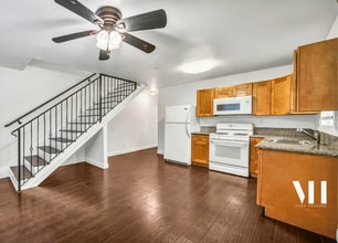 Building Photo - 1225 W 37th Pl