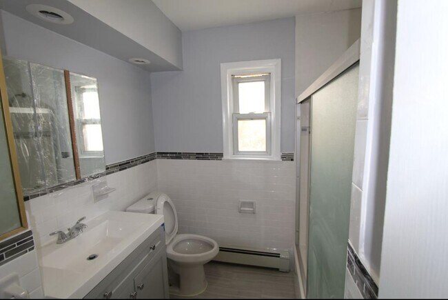 Building Photo - 48 W 55th St