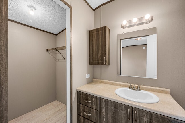 Building Photo - 2301 NW Sheridan Rd