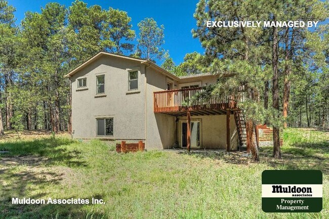 Building Photo - 8385 Woodcrest Dr