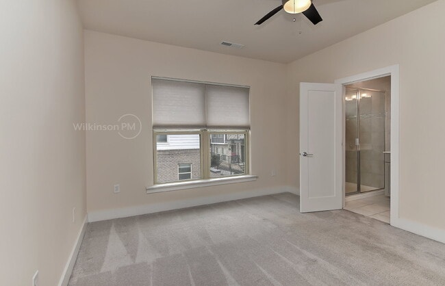 Building Photo - Luxury 3-Bed, 3.5-Bath Townhouse in Prime ...