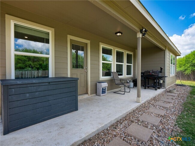 Building Photo - 597 Summersweet Rd