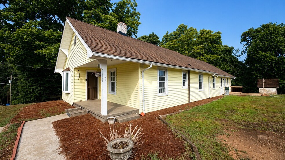 Building Photo - 1104 K St