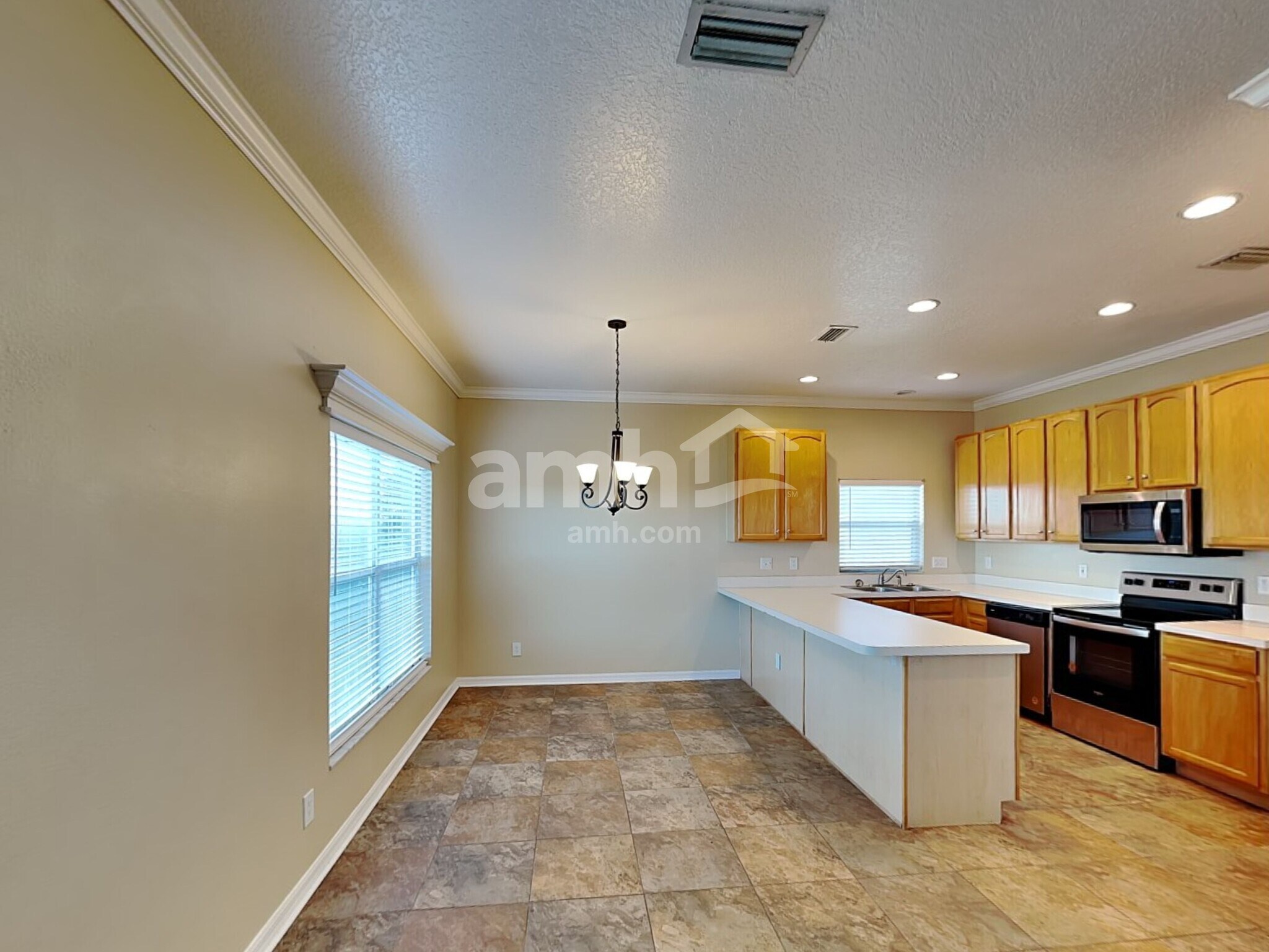 Building Photo - 1520 Presidio Dr